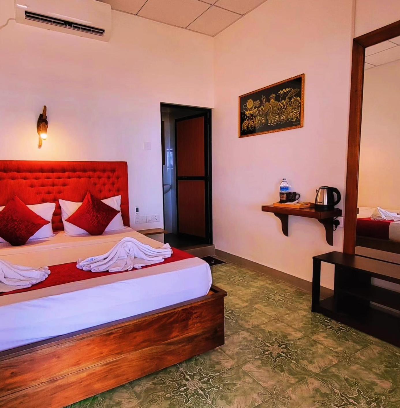 French Garden Pragash Beach Hotel Trincomalee Εξωτερικό φωτογραφία